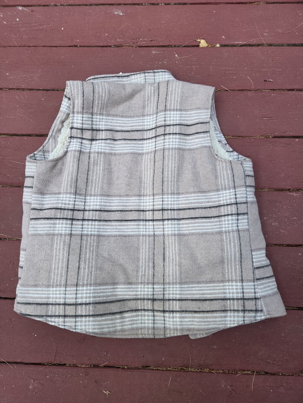 Mia & Tess Vest - Picture 4 of 5